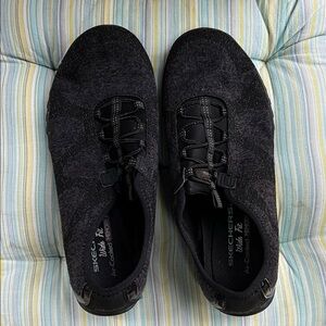 Skechers Women’s Black Knit Sneakers